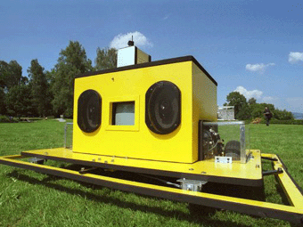 soundbotsolo.gif (52793 bytes)